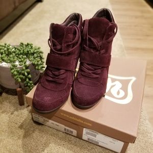 Ash ( As-bowie) Sneaker